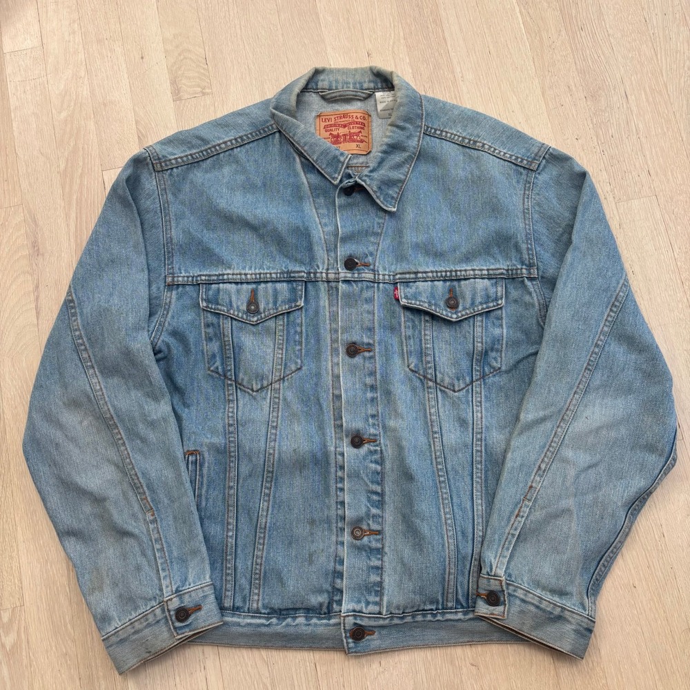 Levi's 70507 Denim Trucker Jacket Mens XL Light Wash Good Used Relaxed Fit